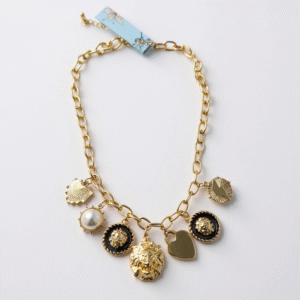 Collier breloques tête de lion